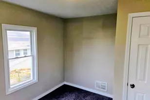 1320 S 13th St, Pekin, IL 61554 - Photo 6