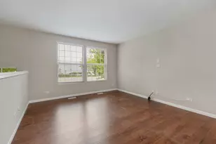 101 Driscoll Ln, Wood Dale, IL 60191 - Photo 4