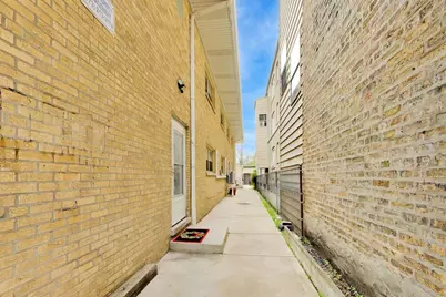 3111 W Foster Avenue, Chicago, IL 60625 - Photo 38