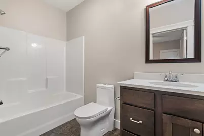 711 Cox Court, Leclaire, IA 52753 - Photo 12