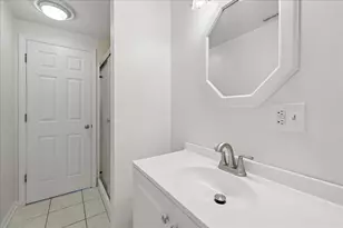 4140 Portage Ln, Hoffman Estates, IL 60192 - Photo 22