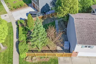 4140 Portage Ln, Hoffman Estates, IL 60192 - Photo 24