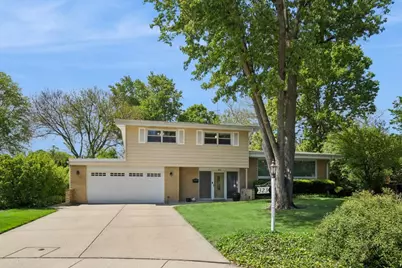 323 Vine Street, Wilmette, IL 60091 - Photo 1