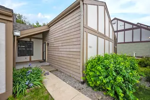 1301 Kingsridge Ct, Normal, IL 61761 - Photo 2