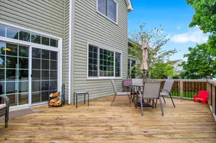 1575 Woodbury Cir, Gurnee, IL 60031 - Photo 38