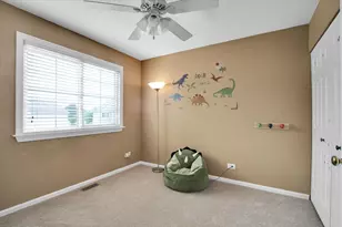 1575 Woodbury Cir, Gurnee, IL 60031 - Photo 20