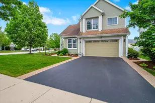 1575 Woodbury Cir, Gurnee, IL 60031 - Photo 2