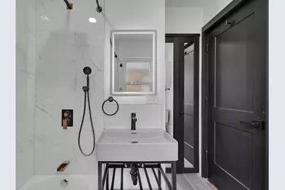 10606 S Vernon Avenue, Chicago, IL 60628 - Photo 8