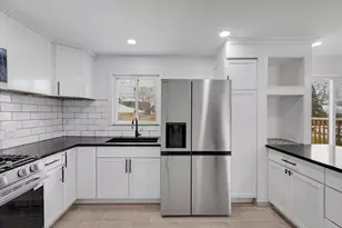 10606 S Vernon Ave, Chicago, IL 60628 - Photo 2