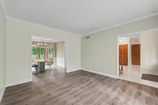 2807 Cherry Hills Dr, Champaign, IL 61822 - Photo 6