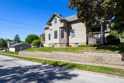 3103 Fairview Street, Davenport, IA 52804 - Photo 2