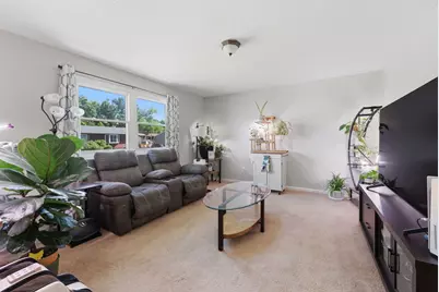 3203 W 66th Street, Davenport, IA 52806 - Photo 12
