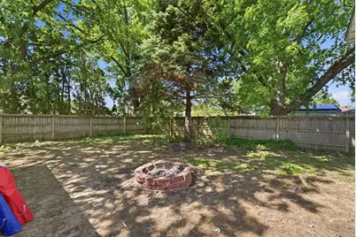 3203 W 66th Street, Davenport, IA 52806 - Photo 8