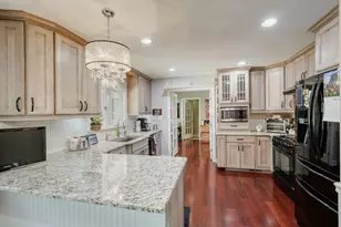8035 Wolf Rd, La Grange, IL 60525 - Photo 4