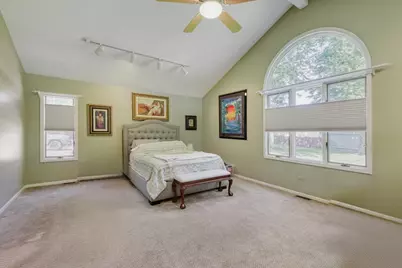 8035 Wolf Road, La Grange, IL 60525 - Photo 12