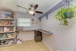 105 Queenswood Rd, Bolingbrook, IL 60440 - Photo 8