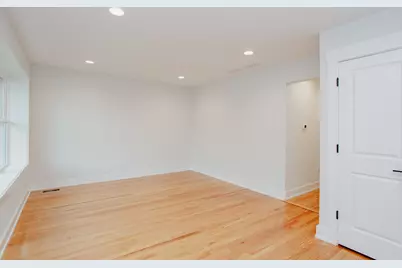 5509 N Central Avenue, Chicago, IL 60630 - Photo 12