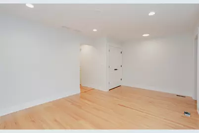 5509 N Central Avenue, Chicago, IL 60630 - Photo 4