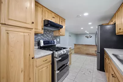 898 Debra Lane, Elk Grove Village, IL 60007 - Photo 8