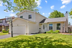898 Debra Ln, Elk Grove Village, IL 60007 - Photo 1