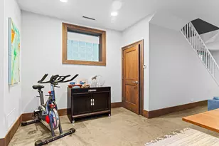 820 W Buckingham Pl, Chicago, IL 60657 - Photo 22