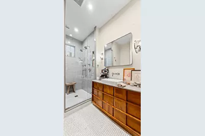 820 W Buckingham Place #1, Chicago, IL 60657 - Photo 12