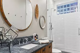 820 W Buckingham Pl, Chicago, IL 60657 - Photo 16
