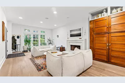 820 W Buckingham Place #1, Chicago, IL 60657 - Photo 2