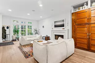 820 W Buckingham Pl, Chicago, IL 60657 - Photo 2