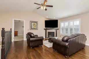 1412 Kickapoo Creek Rd, Bloomington, IL 61705 - Photo 10