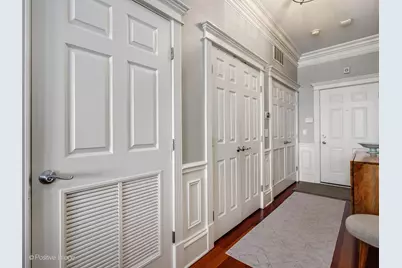 2222 W Belmont Avenue #503, Chicago, IL 60618 - Photo 2