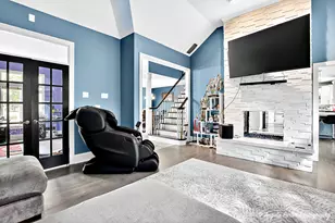 701 Caitlin Ct, Grayslake, IL 60030 - Photo 12