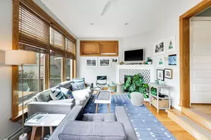 2433 W Hutchinson St, Chicago, IL 60618 - Photo 10