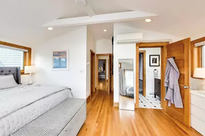 2433 W Hutchinson Street, Chicago, IL 60618 - Photo 18