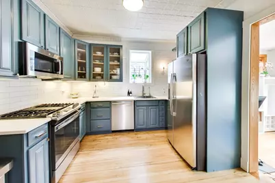 2433 W Hutchinson Street, Chicago, IL 60618 - Photo 8