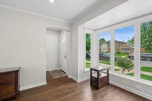 6341 N Tripp Ave, Chicago, IL 60646 - Photo 2