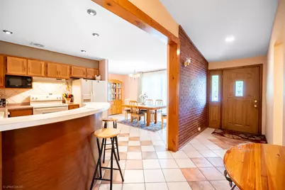1720 N Chestnut Avenue, Arlington Heights, IL 60004 - Photo 2