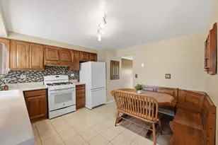 516 Janine Ln, Schaumburg, IL 60193 - Photo 8