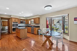 1659 Brittany Ln, Hoffman Estates, IL 60192 - Photo 10