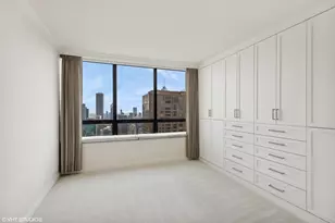 180 E Pearson St, Chicago, IL 60611 - Photo 10