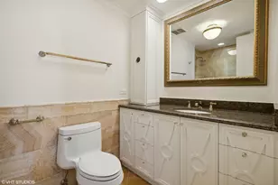 180 E Pearson St, Chicago, IL 60611 - Photo 14
