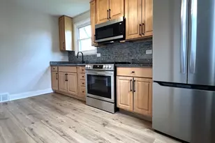 17524 Walter St, Lansing, IL 60438 - Photo 10