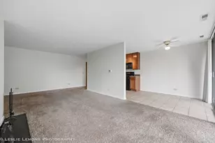 5950 Oakwood Dr, Lisle, IL 60532 - Photo 4