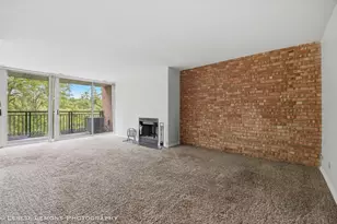 5950 Oakwood Dr, Lisle, IL 60532 - Photo 2