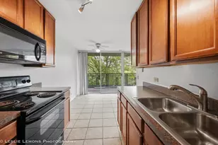 5950 Oakwood Dr, Lisle, IL 60532 - Photo 10