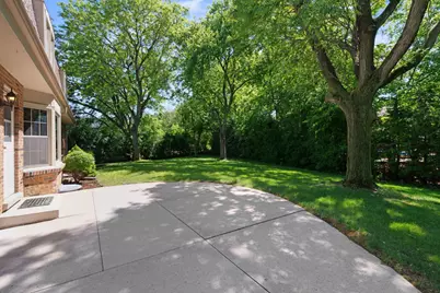65 Regent Drive, Oak Brook, IL 60523 - Photo 32