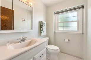 65 Regent Dr, Oak Brook, IL 60523 - Photo 24
