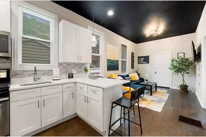 330 W Evergreen Avenue #CH, Chicago, IL 60610 - Photo 2