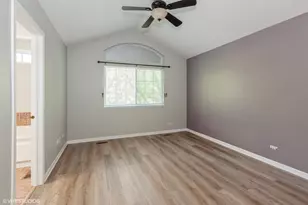 2215 Stoughton Dr, Aurora, IL 60502 - Photo 10