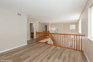 2215 Stoughton Dr, Aurora, IL 60502 - Photo 8